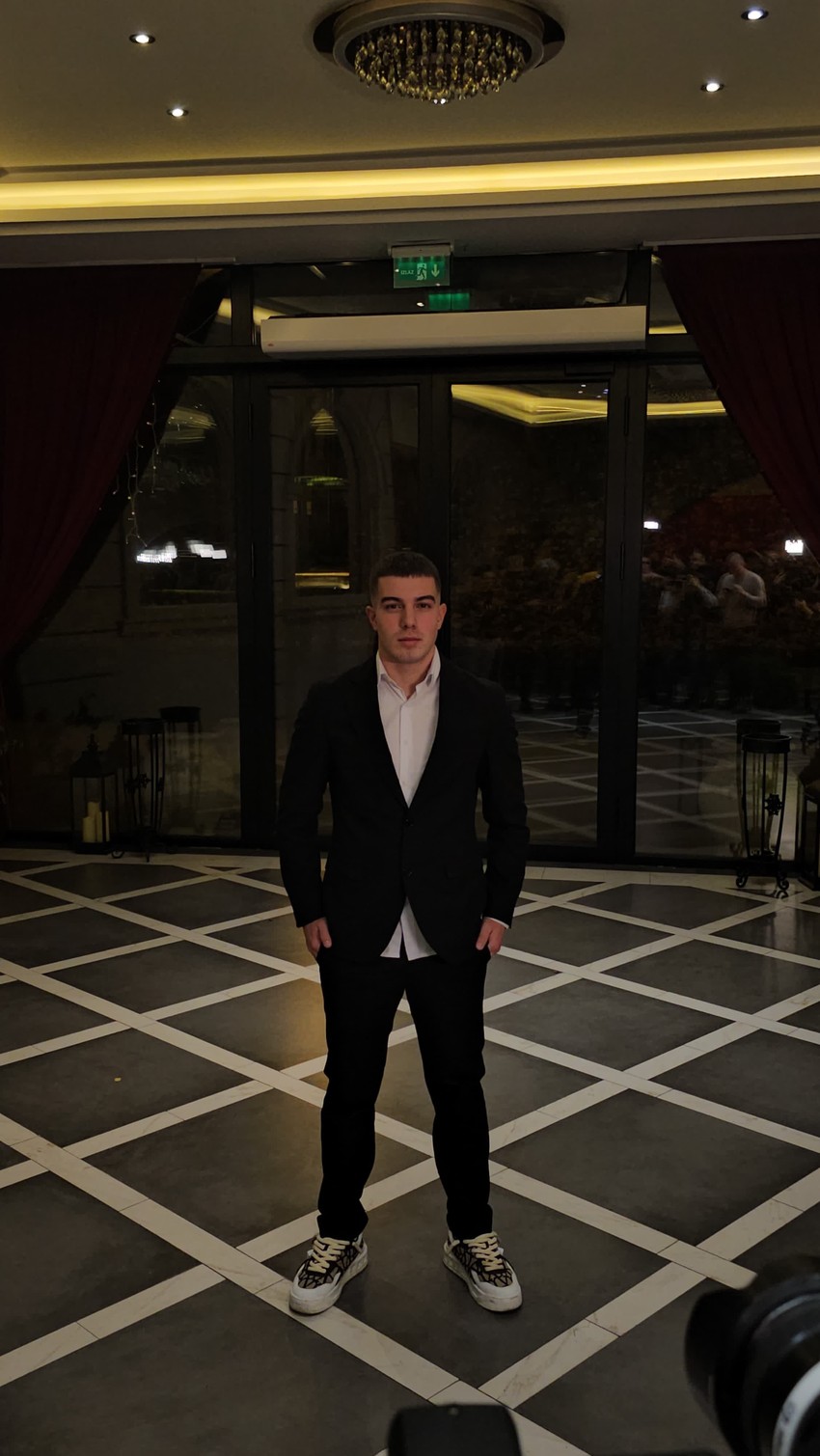 Vesna i Đole Đogani slave sinu Adrianu 18. rođendan