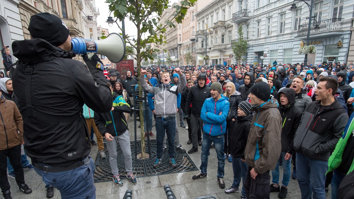 Przed i podczas niedzielnych derbów Łodzi policja zatrzymała łącznie 30 osób – w tym jednego mężczyznę spoza centrum Polski. Wczoraj przed sądem stanęło 15 pseudokibiców – niemal wszyscy już usłyszeli wyroki.