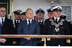 "Tutaj rozgrywa się nasza przyszłość". Tusk: Polska staje się portową potęgą na Bałtyku