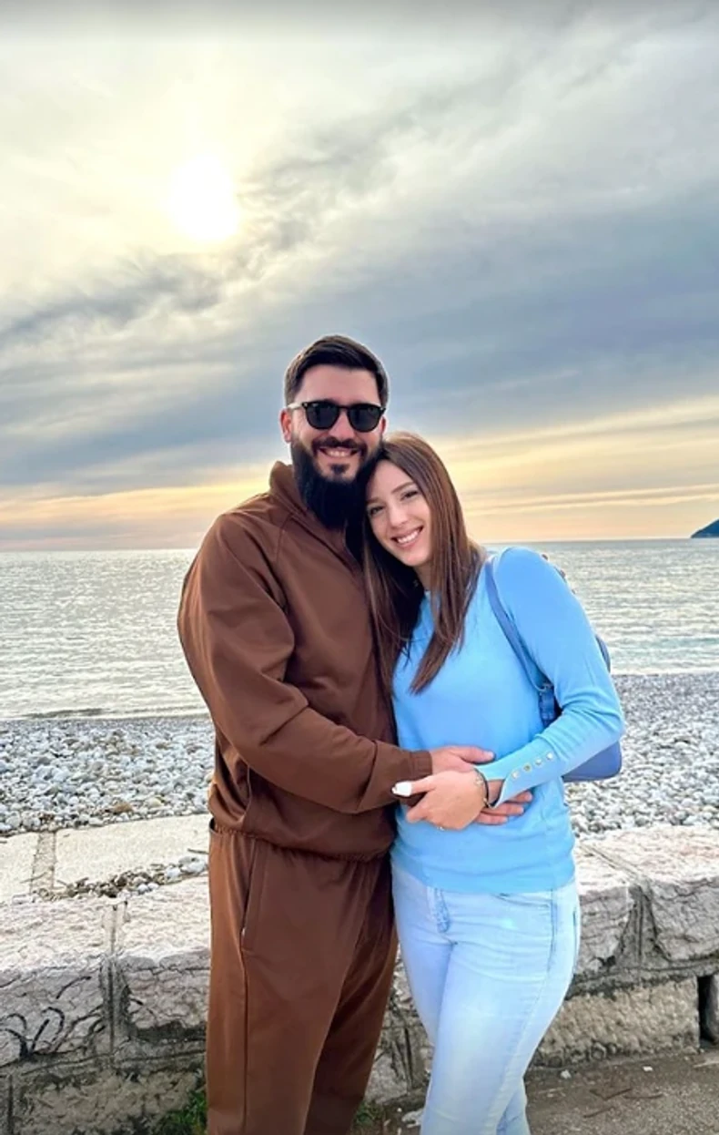 Danica Crnogorčević u farmerkama