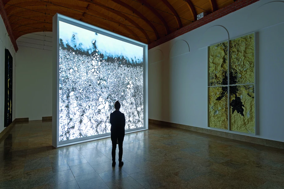 Memory of Glaciers, 2017, Film, kolor, 10’51”, pętla, instalacja wideo, obrazy 3D, muzyka: Côme Aguiar