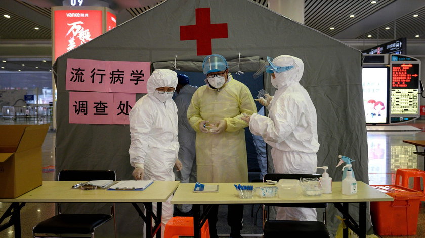 Ponad 900 ofiar śmiertelnych koronawirusa w Chinach