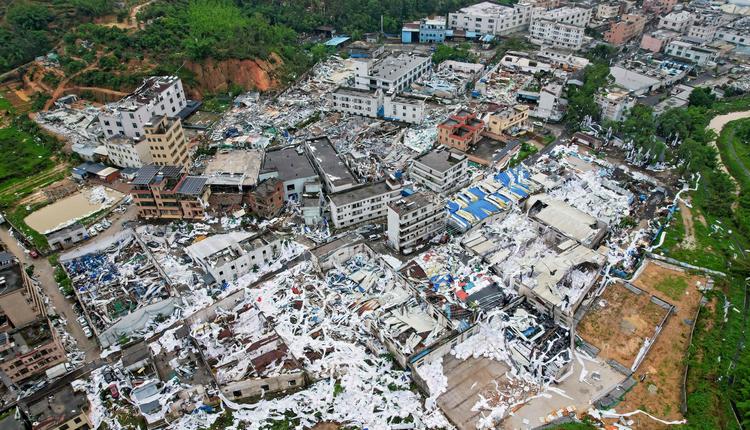 Tornado w Chinach. Zdjęcia pokazują ogromną skalę zniszczeń