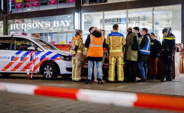 Nożownik szalał w centrum handlowym w Hadze. Policja: To nie był akt terrorystyczny