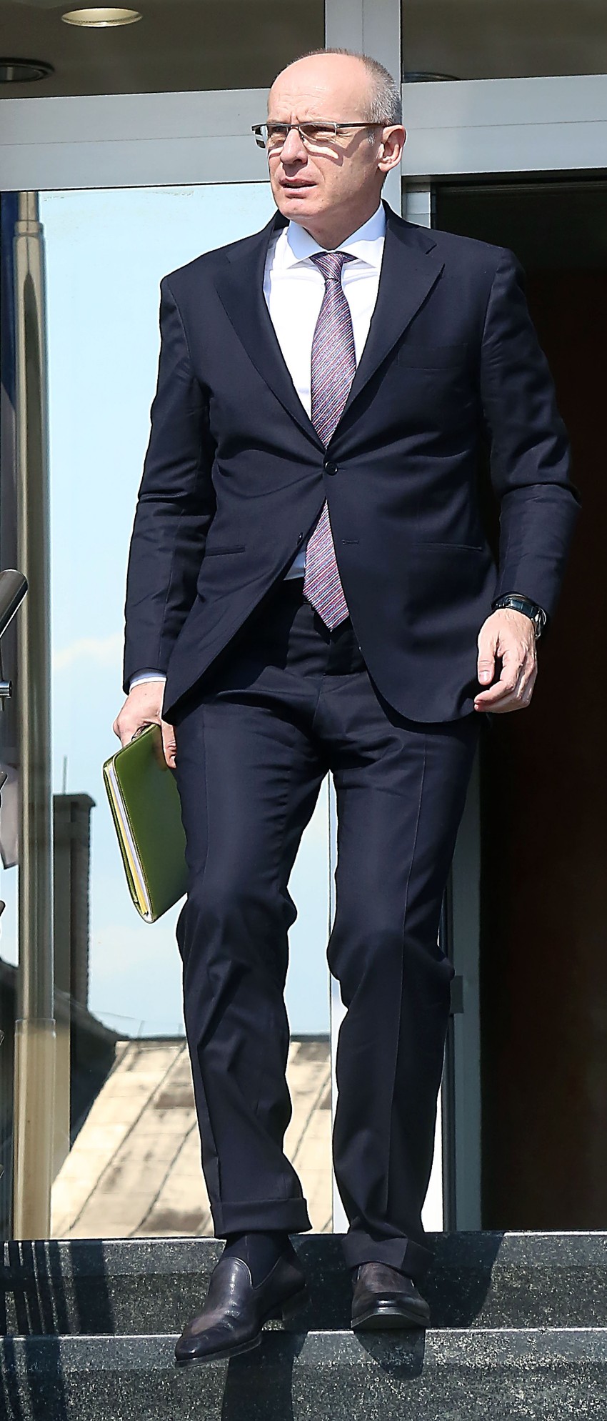 Milan Beko pogođen s tri metka, dva su ga pogodila u stomak, a treći mu je okrznuo leđa