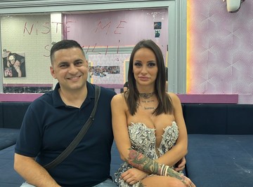 ŠOK ODLUKA! Teodora NAPUŠTA zajednički dom sa Bebicom - Odlazi na LETOVANJE BEZ NJEGA, porodica NE ODOBRAVA ljubav iz rijalitija