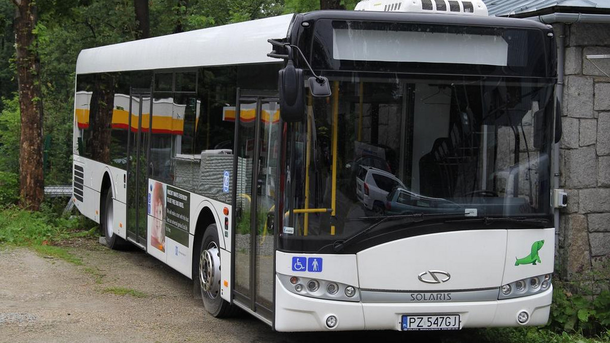 Kursy ekologicznego autobusu dla turystów z parkingu w Zakopanem na Palenicę Białczańską zostały chwilowo wstrzymane. Powodem była kolizja.