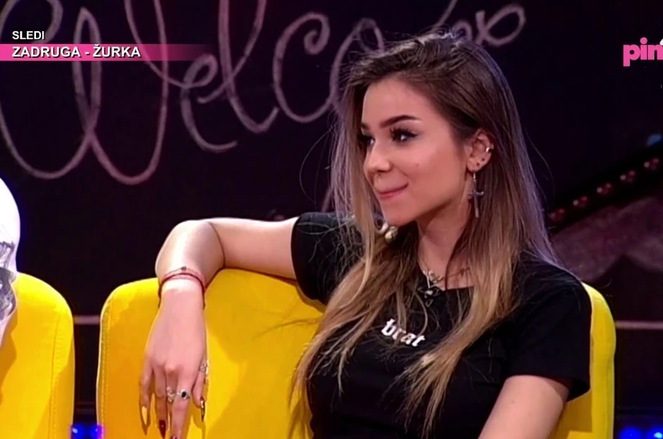 Anđela Ignjatović Breskvica i Mihajlo Veruović Vojaž u emisiji "Amidži šou"