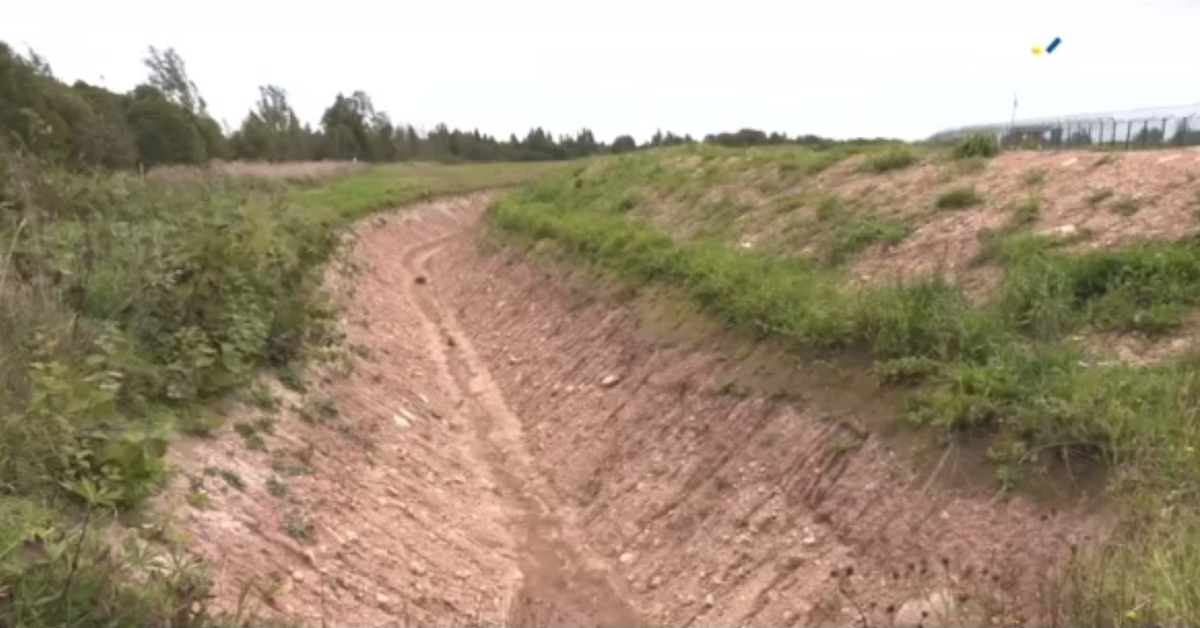 Czterdziestokilometrowy rów i tysiące min. Ten mały kraj szykuje dla Rosji groźną niespodziankę!