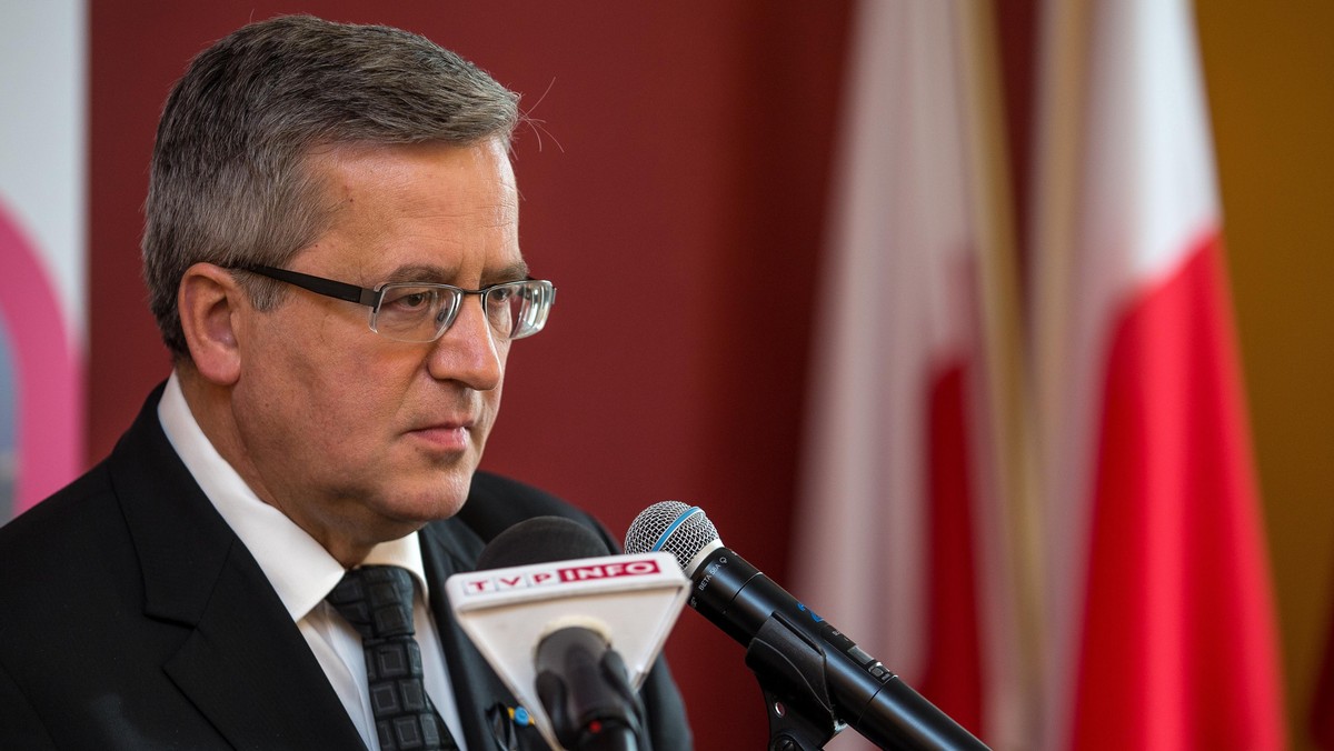 Prezydent Bronisław Komorowski wyraźnie wzruszony mówił dziś w Brzegu Dolnym, że właśnie tego dnia chciał podziękować Tadeuszowi Mazowieckiemu za to, co zrobił dla Polski. - Wymarzyłem sobie, że z tej sali razem złożymy życzenia w dniu imienin Tadeusza Mazowieckiego - powiedział.