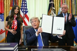 Devojka iz Donalda Trampa zaludela internet - otkriveno ko je ona
