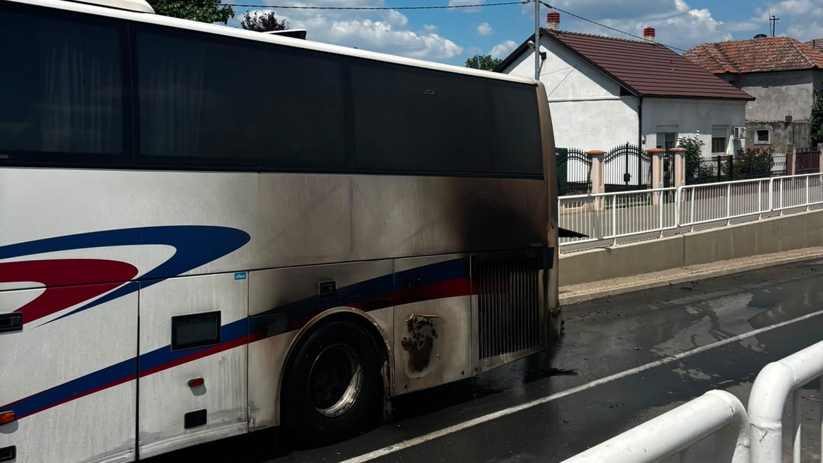 Izgoreo autobus u Inđiji