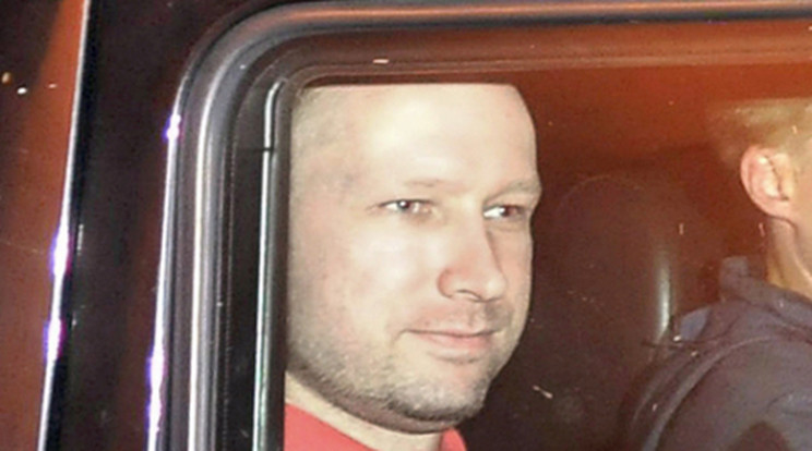 A börtönben gyúr Breivik