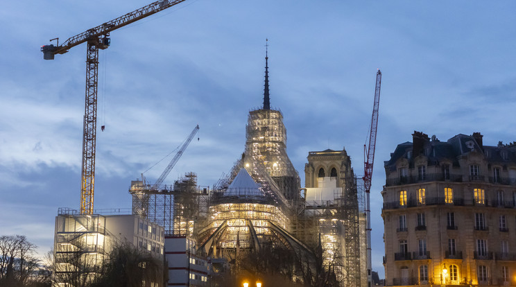 Öt év után végre befejezték a Notre-Dame székesegyház helyreállítását / Fotó: Northfoto /