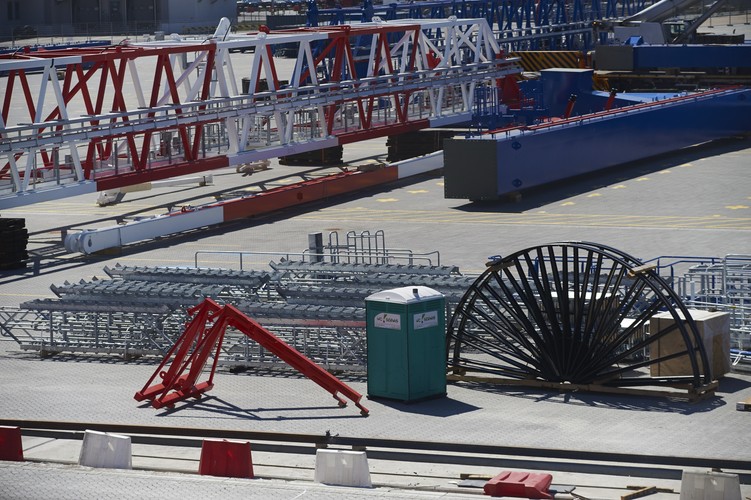 Budowa terminalu kontenerowego DCT w Gdańsku.<br><br>fot.  (cat) PAP/Dominik Kulaszewicz