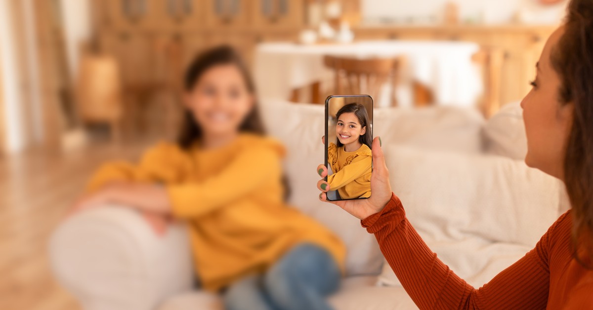 Publikowanie zdjęć dziecka w internecie – co mówi prawo i jakie są zagrożenia?