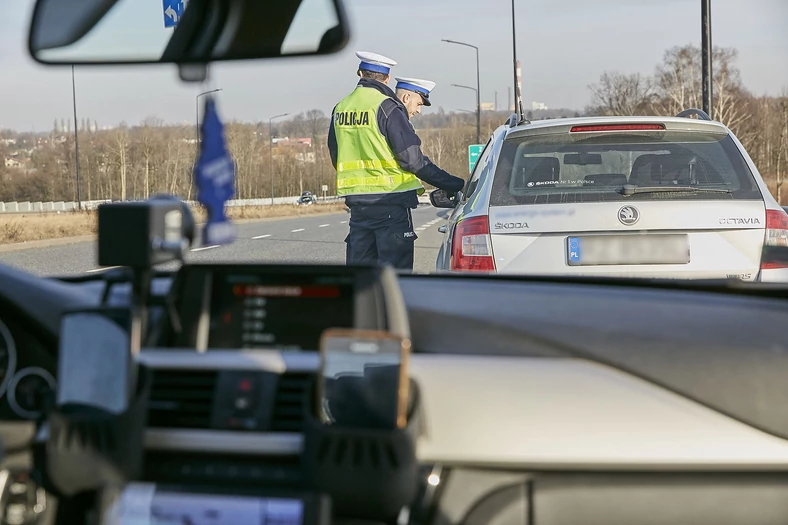 Nie można nie podać policjantowi danych osobowych