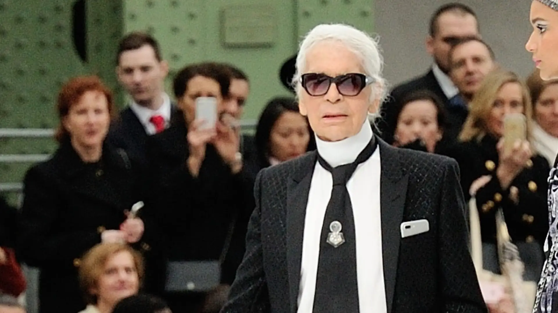 Co Karl Lagerfeld zrobił z kultową szachownicą Vansa? Są już pierwsze zdjęcia ich wspólnej kolekcji