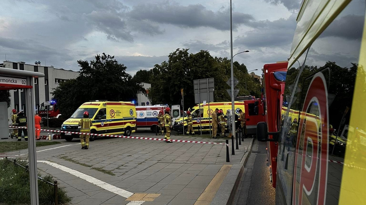 Około 50 osób ewakuowano z warszawskiego basenu. Zatrważające ustalenia strażaków