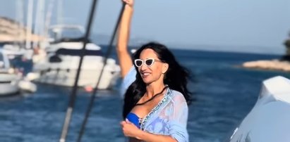 Justyna Steczkowska pozuje w bikini na wakacjach. "Trójka dzieci i taka figura?"