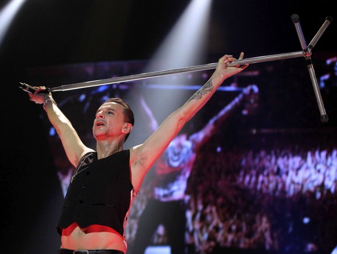 7. Depeche Mode - zespół zagrał w tym roku 24 koncerty i zarobił na nich 60,9 mln dol.