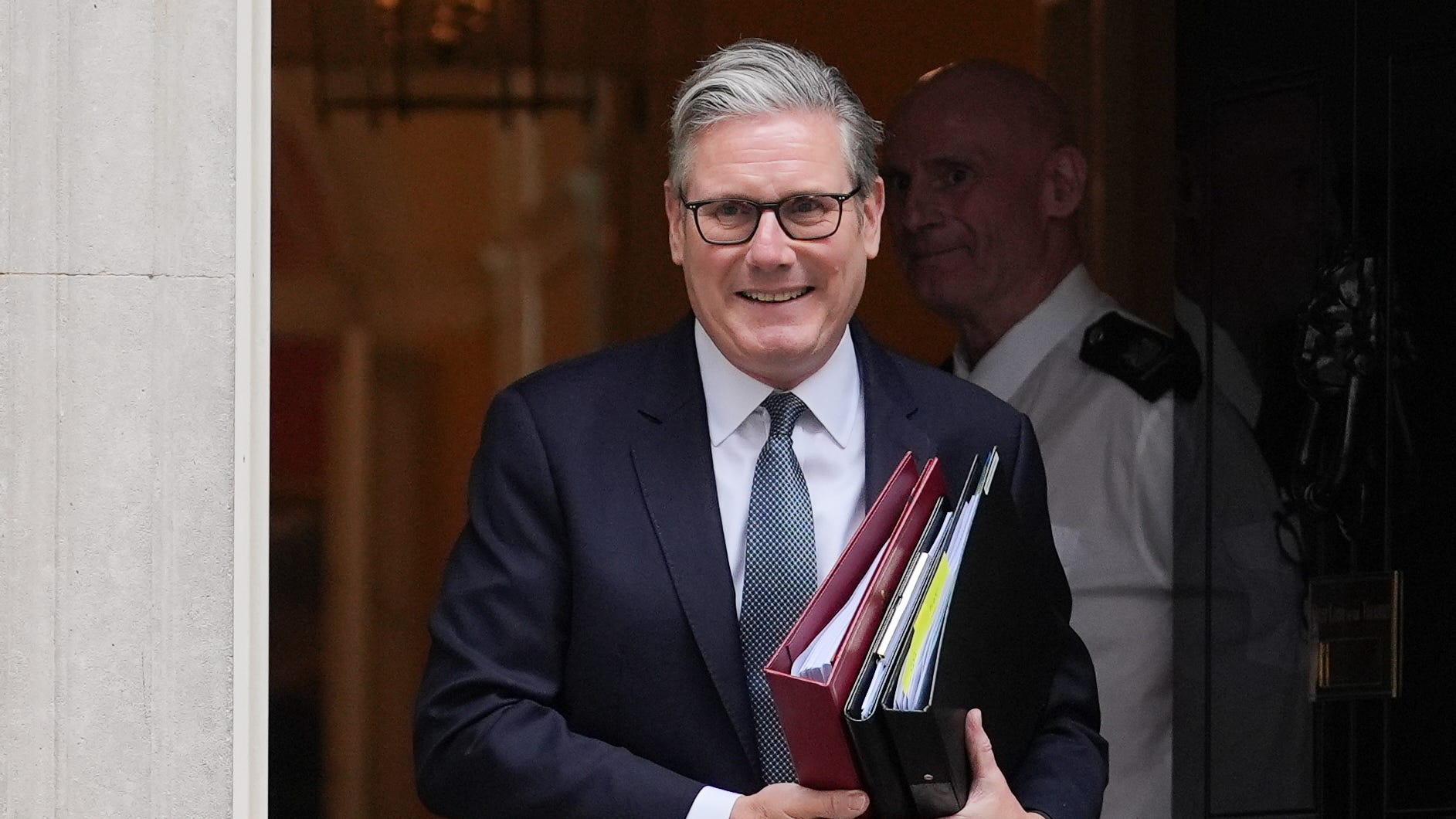 Reeves appears to cry as Starmer refuses job guarantee