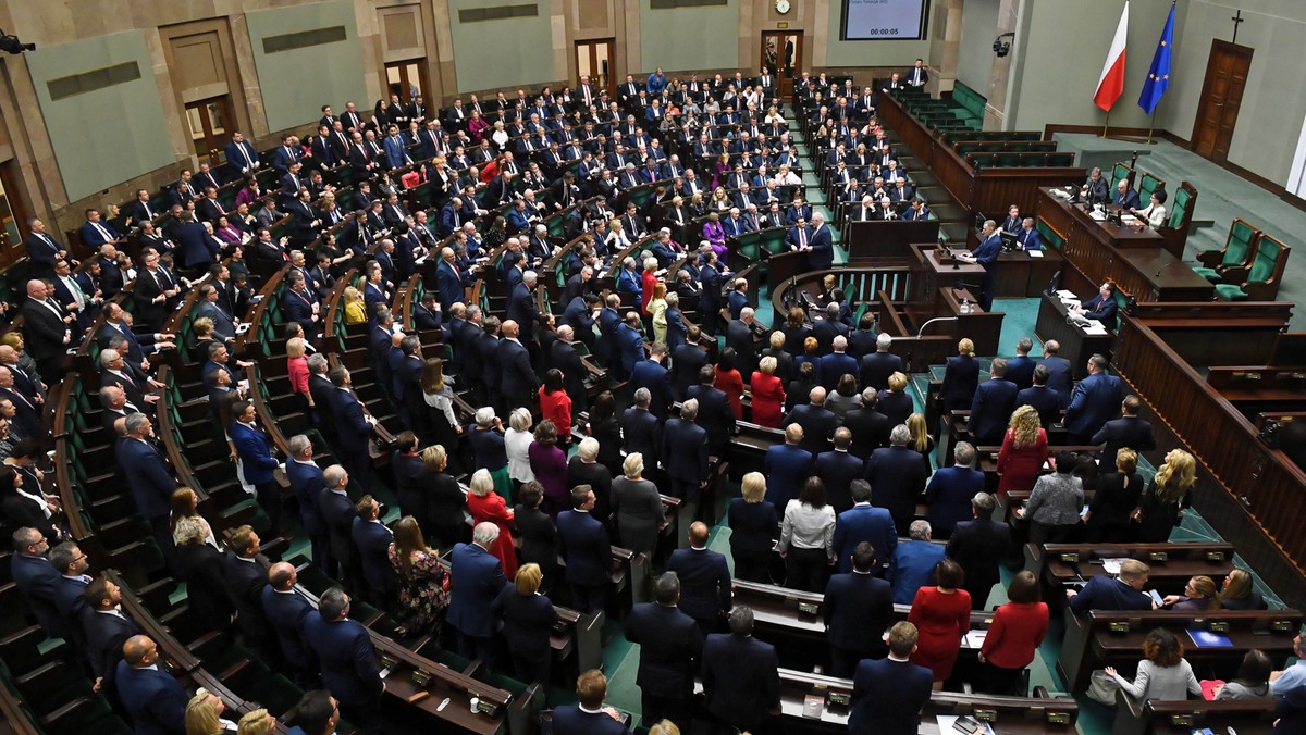 Sejm wybrał pięciu wicemarszałków. Zostali nimi: Ryszard Terlecki (PiS), Małgorzata Gosiewska (PiS), Małgorzata Kidawa-Błońska (KO), Włodzimierz Czarzasty (Lewica) oraz Piotr Zgorzelski (PSL-KP).