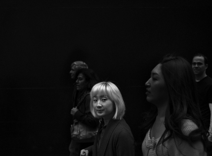 Seria zdjęć przypadkowych przechodniów wykonanych na 5 Alei na Manhattanie. Zdjęcia Michała Korty otrzymały pierwsze miejsce za fotoreportaż w kategorii 