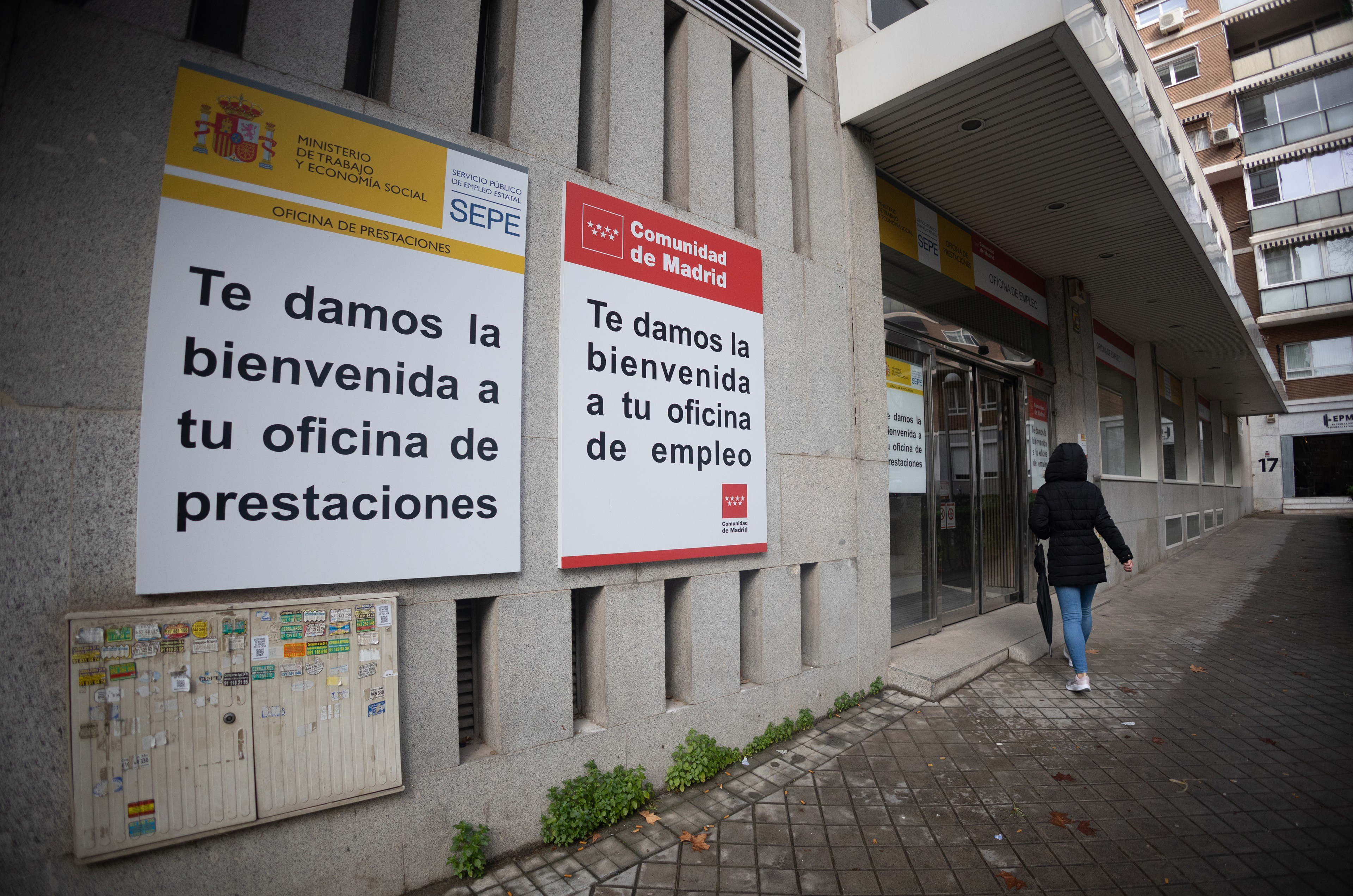 Récord desde 2007: El paro cae a 2,42 millones en noviembre