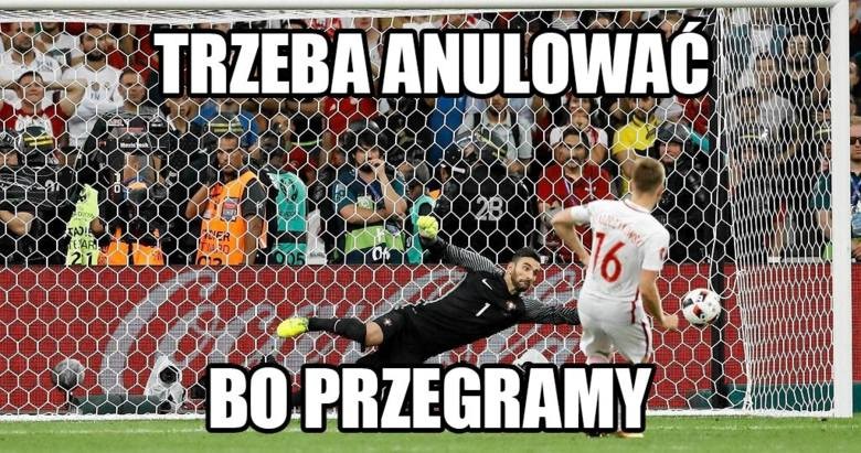 "Trzeba anulować, bo przegramy". Zobacz memy