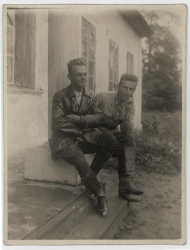 Witold Pilecki ze znajomym Aleksandrem Żeligowskim, Lida, 1930 r.