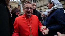 reklamy z kardynałem grzegorzem rysiem. krakowska kuria wydała oświadczenie