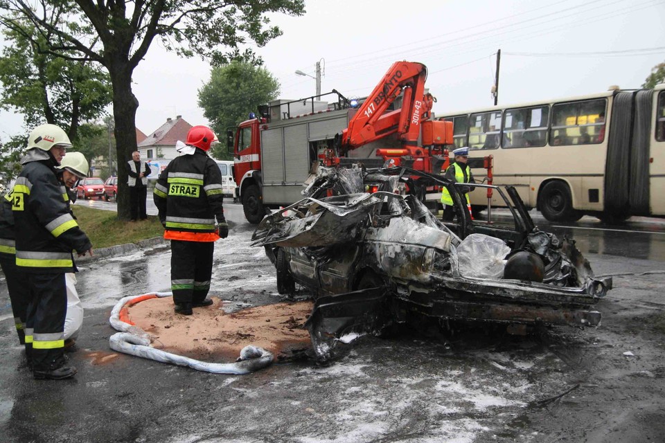 OPOLE POŻAR AUTA WYBUCH