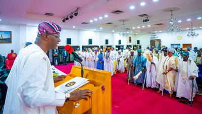 Governor Babajide Sanwo-Olu of Lagos State addressing the State’s Council of Obas during the inauguration of the newly approved Council, at the Lagos House, Alausa, Ikeja, on Wednesday, July 12, 2023.