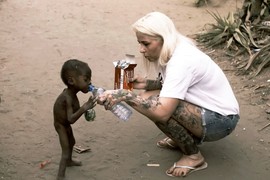 Neuhranjenog DEČAKA IZ NIGERIJE roditelji su ostavili da umre od gladi: On danas ima 12 godina, zovu ga MALI PIKASO i evo kako IZGLEDA