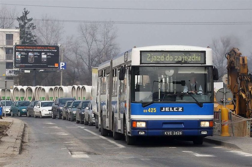 Robota leży, a my stoimy w korkach