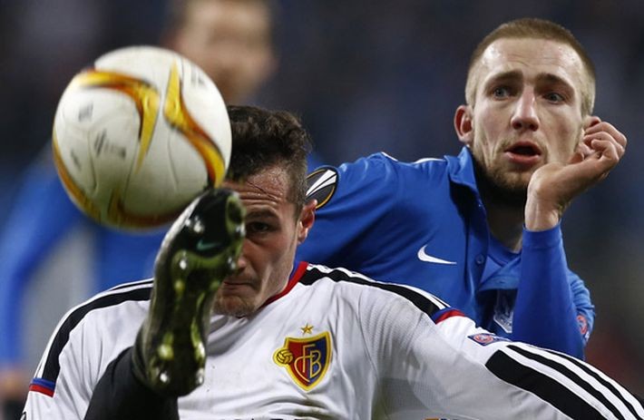 Autor: Kacper Pempel, Reuters News<br>
Poznań. Liga Europy UEFA, mecz Lech Poznań-FC Basel. Na zdjęciu Szymon Pawłowski i Taulant Xhaka. 10 grudnia 2015
<br><br>Źródło fot. <a href='http://www.grandpressphoto.pl/prasa/' style='color: blue'> Grand Press Photo 2016</a>