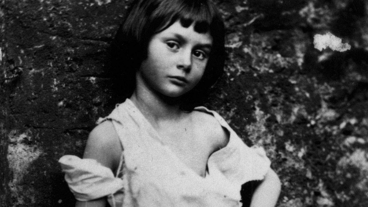 Alice Liddell. Dziewczynka pierwowzór Alicji z Krainy Czarów 