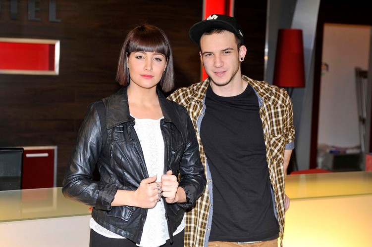 Czy w nowej fryzurze aktorka wygląda lepiej? W którym wcieleniu Laura Samojłowicz podoba Wam się najbardziej?