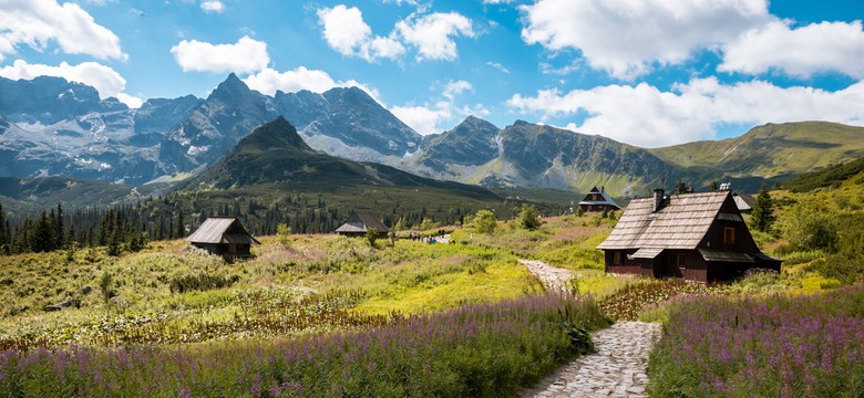 Tłumy na Kasprowy Wierch. Nawet 6 godzin stania w kolejce, a "od konika bilety nawet po 150 zł"