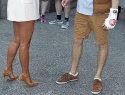 Anna Mucha w szortach, które tylko udawały, że coś zakrywają...