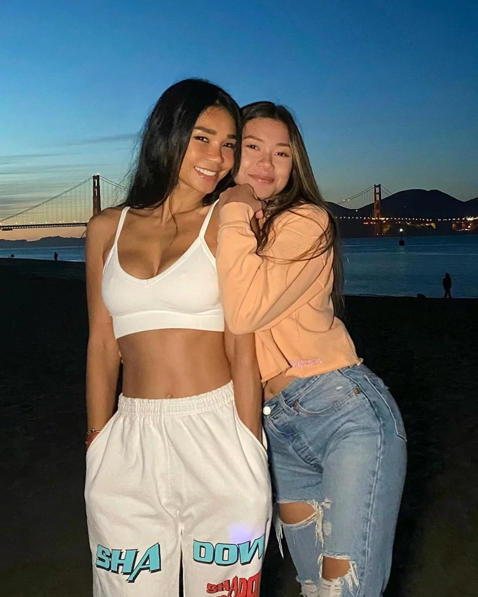 Majka i ćerka koje liče kao da su bliznakinje