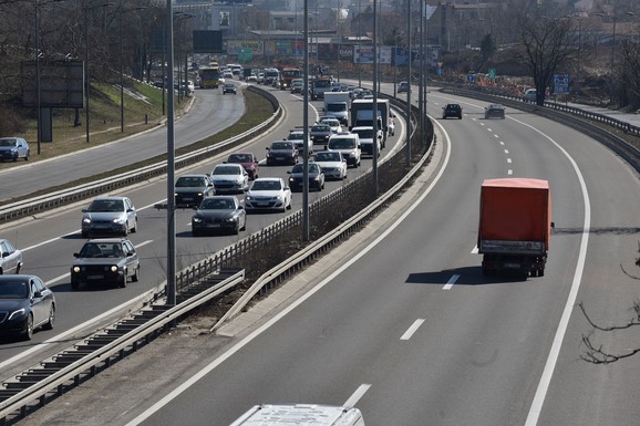 VOZAČI OPREZ! Radovi na autoputu između Sremske Mitrovice i Rume
