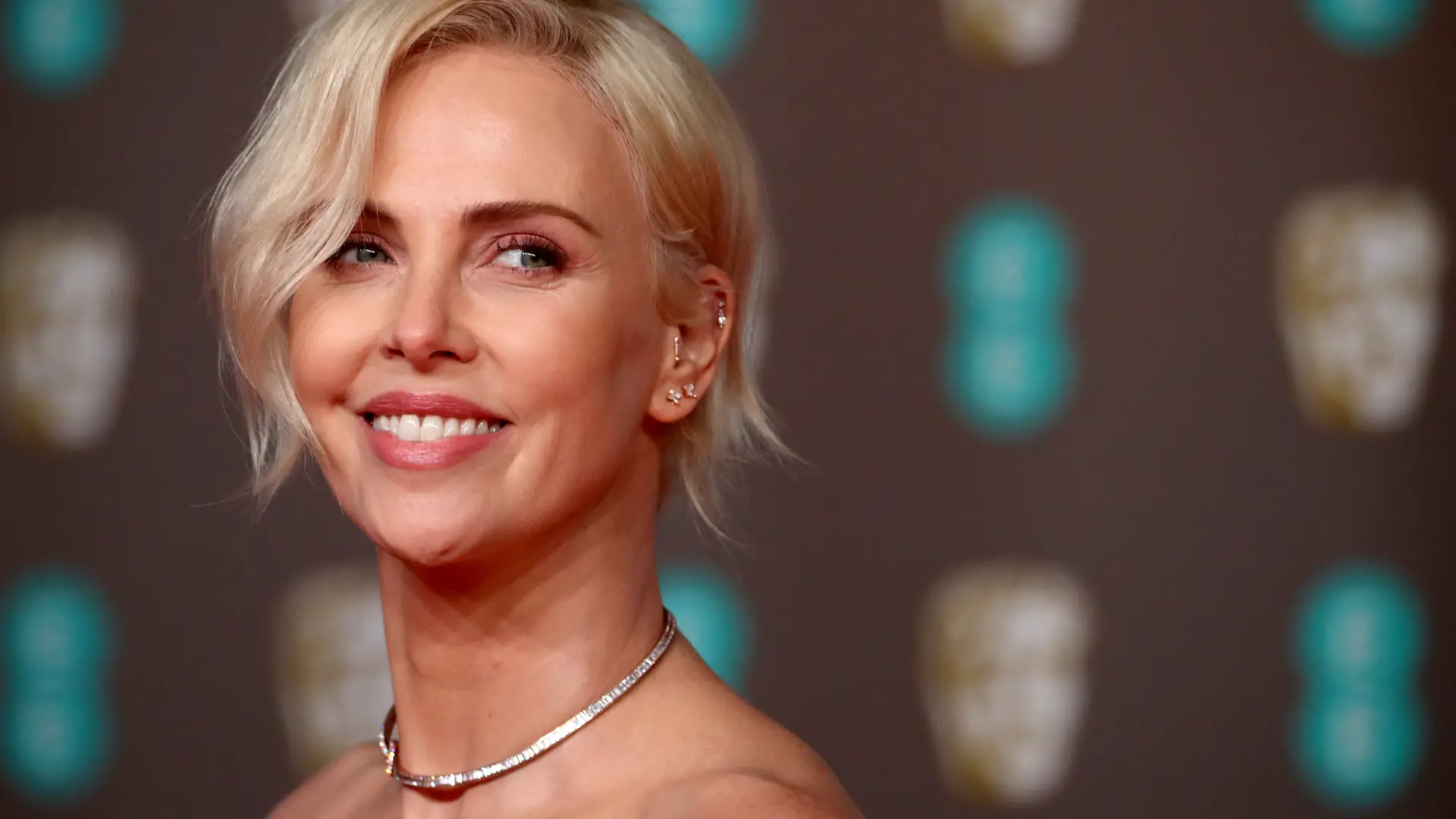 Charlize Theron rozpoczęła walkę z przemocą domową podczas epidemii. Dołączyły inne aktorki