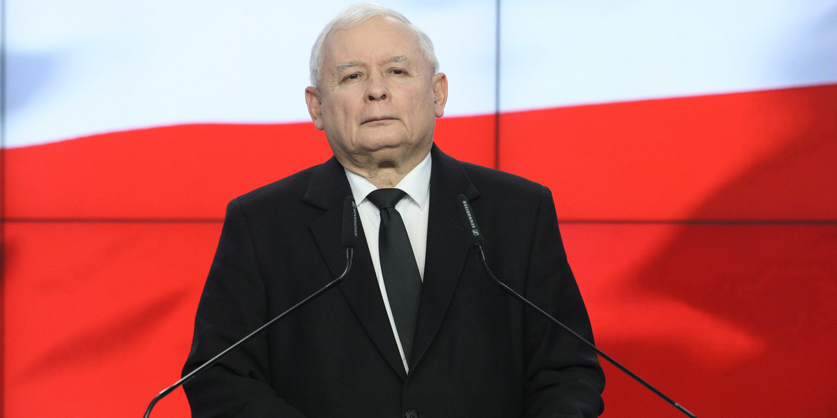 Jarosław Kaczyński coraz częściej, mówiąc o polskiej gospodarce, używa słowa kryzys. Co to oznacza? Czy nasz kraj czekają poważne turbulencje. Na razie nie jest źle, ale za rogiem rzeczywiście czai się spowolnienie. 