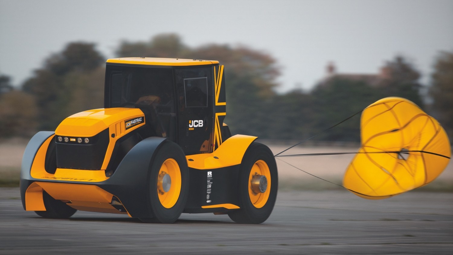 Wiadomo że Traktor Jedzie Z Szybkością