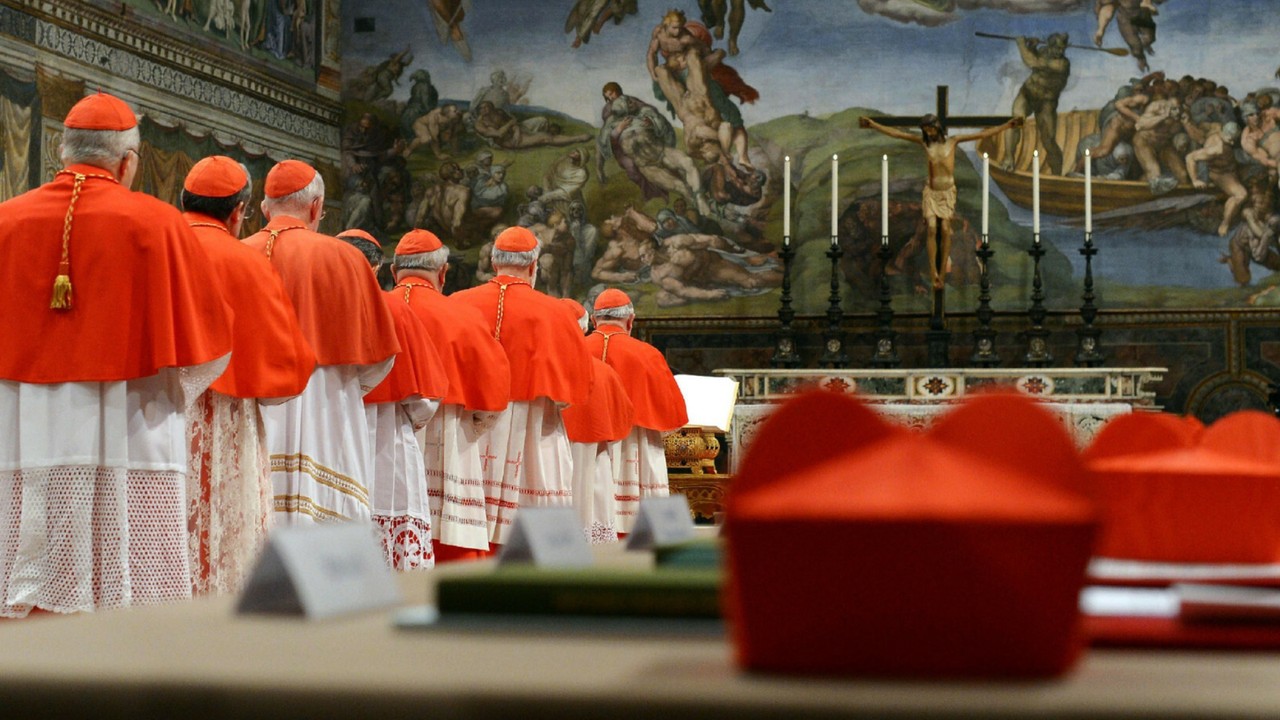 Najdłuższe konklawe trwało trzy lata. Tłum ze złości zerwał dach budynku