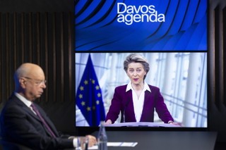 Von der Leyen na szczycie w Davos: Firmy farmaceutyczne muszą zrealizować swe zobowiązania