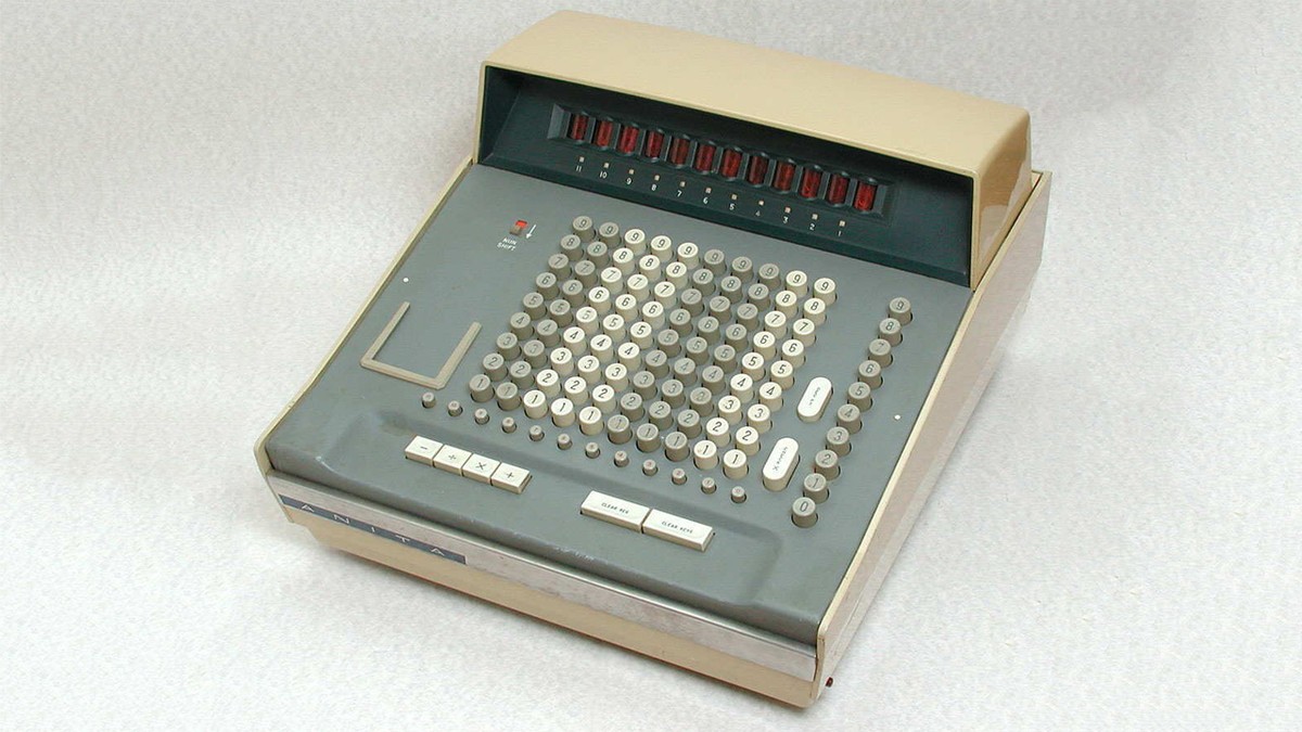 Pokazujemy, jak działały pierwsze elektroniczne kalkulatory biurkowe