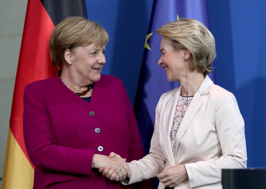 Angela Merkel i Ursula fon der Lajen